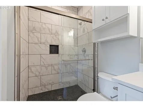 333 SE Oar Avenue Lincoln City OR 97367