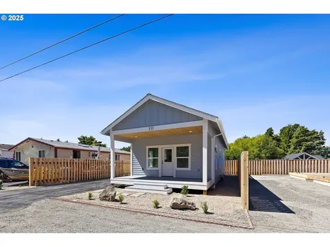 333 SE Oar Avenue Lincoln City OR 97367