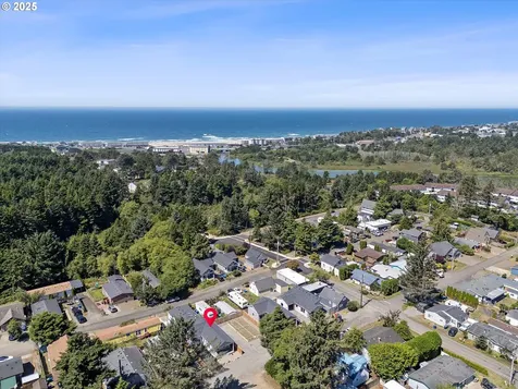333 SE Oar Avenue Lincoln City OR 97367