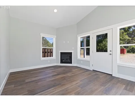 333 SE Oar Avenue Lincoln City OR 97367