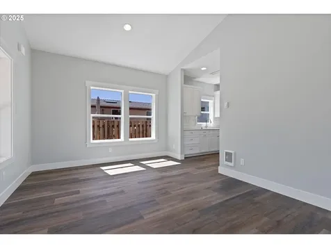 333 SE Oar Avenue Lincoln City OR 97367