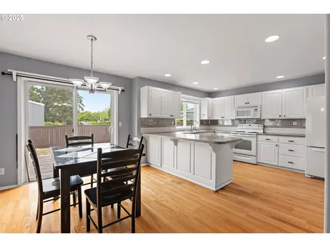672 Merlot Avenue NE Keizer OR 97303