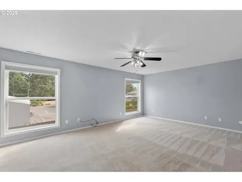 672 Merlot Avenue NE Keizer OR 97303
