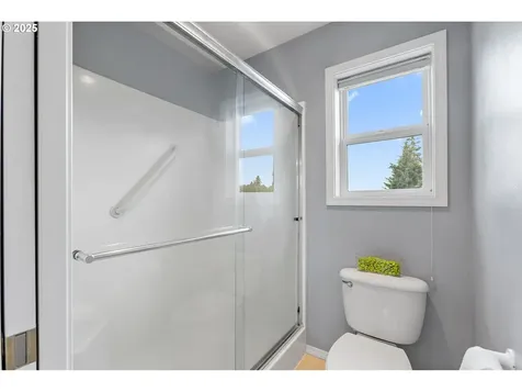 672 Merlot Avenue NE Keizer OR 97303