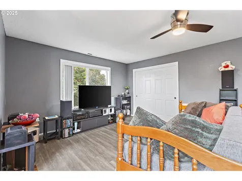 672 Merlot Avenue NE Keizer OR 97303
