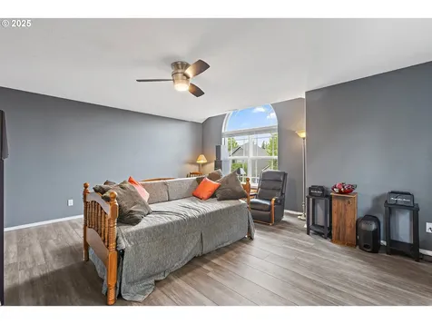 672 Merlot Avenue NE Keizer OR 97303