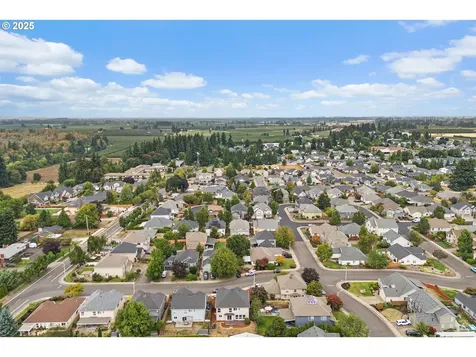 672 Merlot Avenue NE Keizer OR 97303