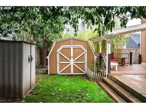 8265 N Fiske Avenue Portland OR 97203