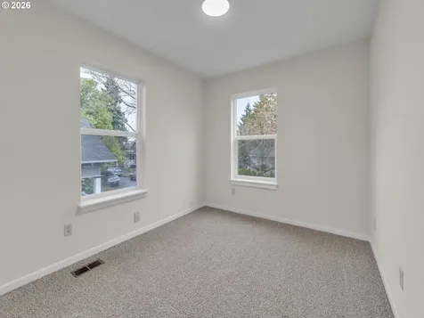 3862 SE Ivon Street Portland OR 97202