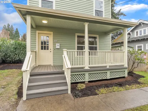 3862 SE Ivon Street Portland OR 97202