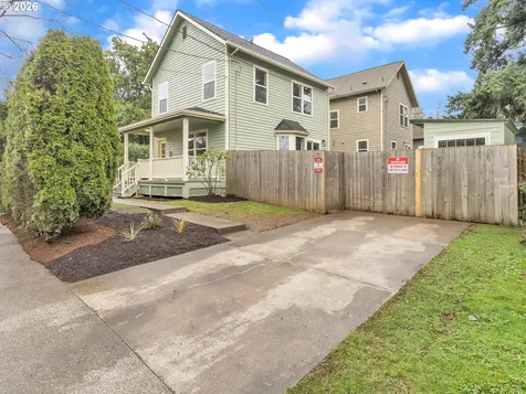 3862 SE Ivon Street Portland OR 97202