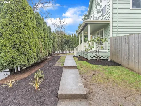 3862 SE Ivon Street Portland OR 97202