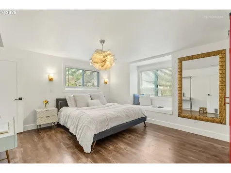 800 Woodway Court Lake Oswego OR 97034