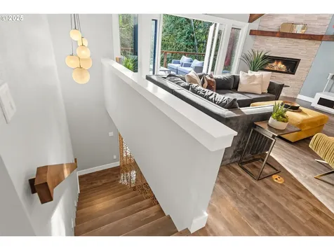 800 Woodway Court Lake Oswego OR 97034