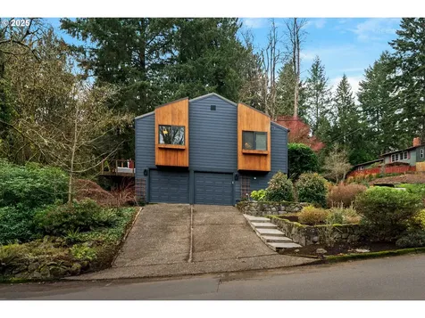 800 Woodway Court Lake Oswego OR 97034