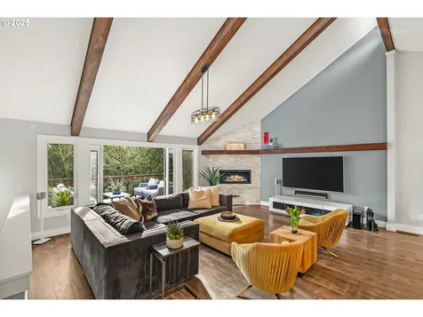 800 Woodway Court Lake Oswego OR 97034
