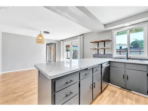 6781 F Street Springfield OR 97478