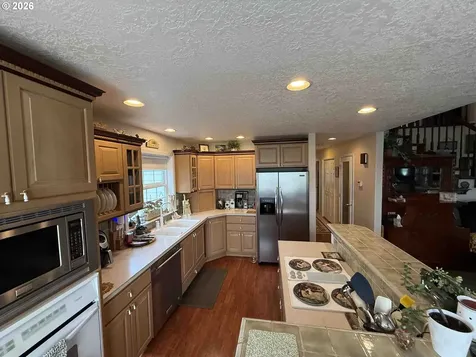 33174 Langmack Road Lebanon OR 97355