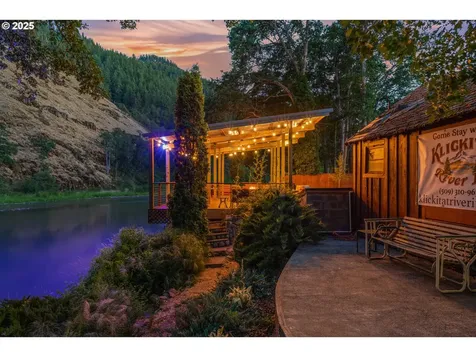 218 2ND Street Klickitat WA 98628