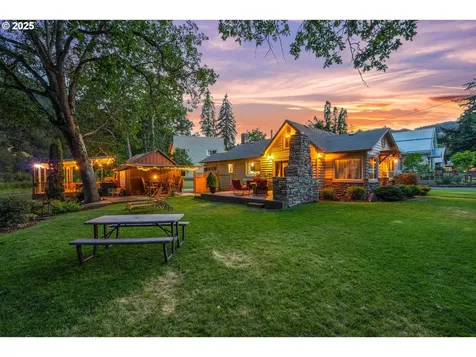 218 2ND Street Klickitat WA 98628