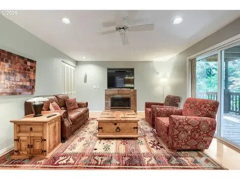 384 SE 58th Court Hillsboro OR 97123