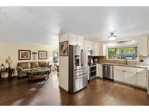 667 SE 5th Avenue Canby OR 97013
