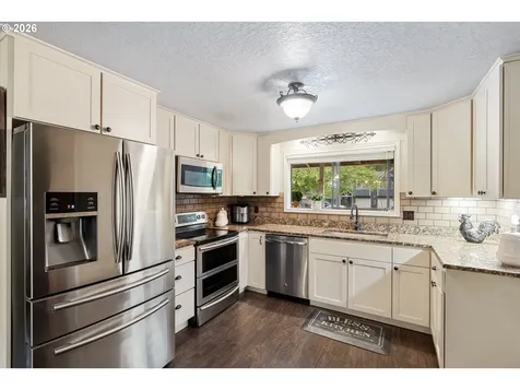 667 SE 5th Avenue Canby OR 97013