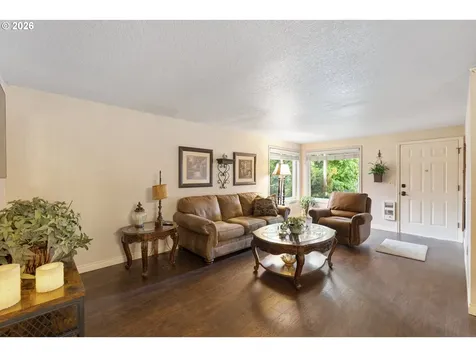 667 SE 5th Avenue Canby OR 97013