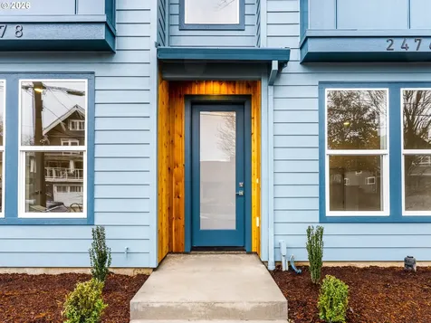 2476 SE Lincoln Street Portland OR 97214