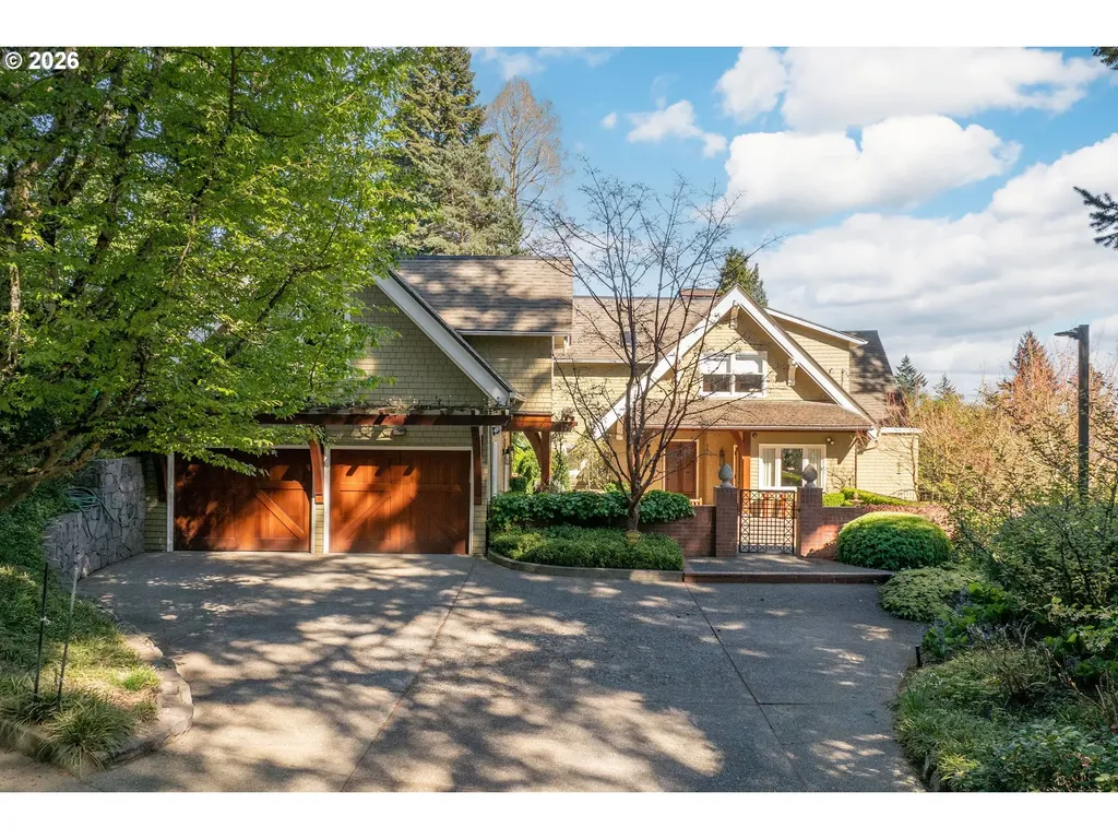 2562 SW Hillcrest Drive Portland OR 97201