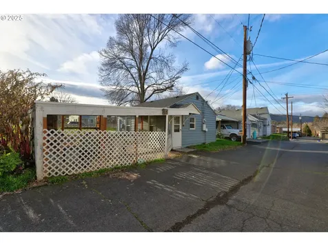 715 W 12th Street The Dalles OR 97058