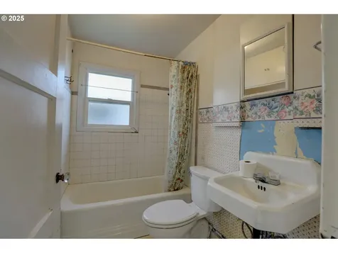 715 W 12th Street The Dalles OR 97058