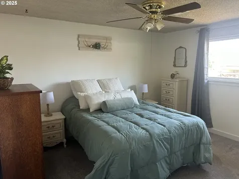 715 N 16th Street Cottage Grove OR 97424