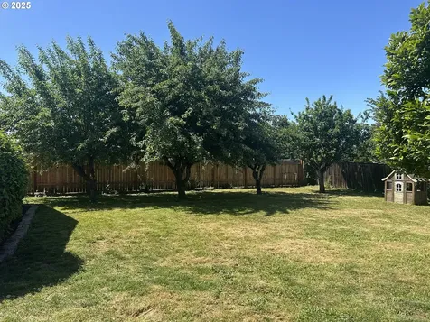 715 N 16th Street Cottage Grove OR 97424