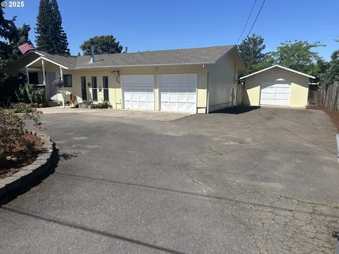 715 N 16th Street Cottage Grove OR 97424