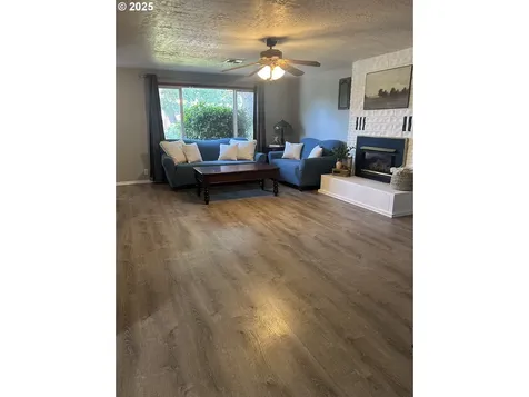 715 N 16th Street Cottage Grove OR 97424