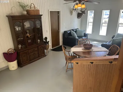 715 N 16th Street Cottage Grove OR 97424