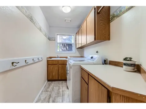 8570 SW Thoroughbred Place Beaverton OR 97008