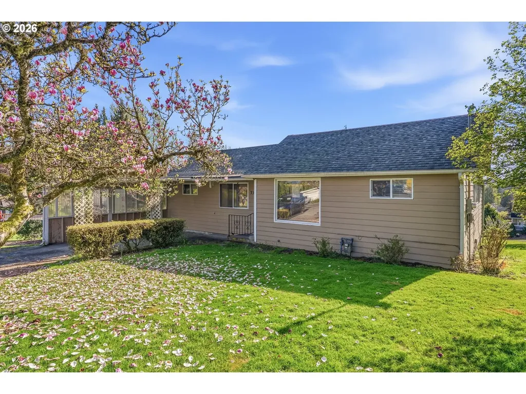 3323 Columbia Heights Road Longview WA 98632