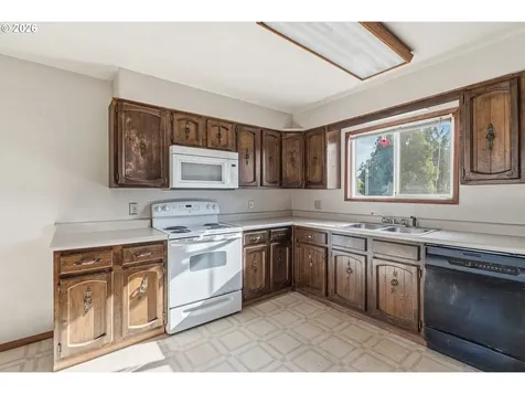 3323 Columbia Heights Road Longview WA 98632