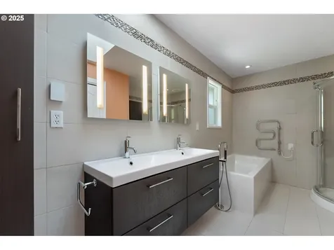 4844 SW 45th Avenue Portland OR 97221