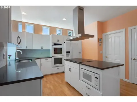 4844 SW 45th Avenue Portland OR 97221
