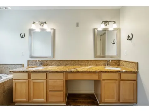 17703 SW Heatherwood Lane Sherwood OR 97140