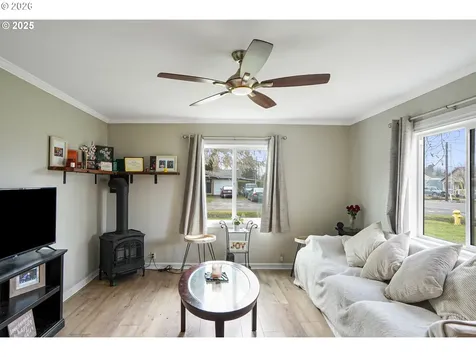 836 Eldin Avenue Salem OR 97317