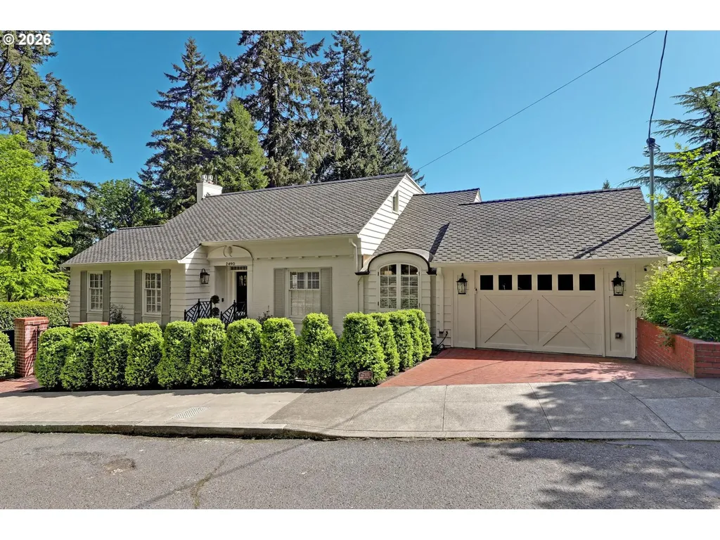 2490 SW Arden Road Portland OR 97201