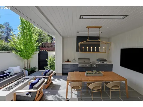 2490 SW Arden Road Portland OR 97201