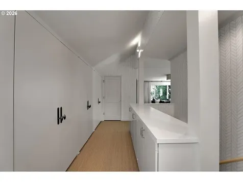 2490 SW Arden Road Portland OR 97201
