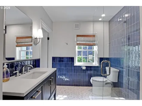 2490 SW Arden Road Portland OR 97201