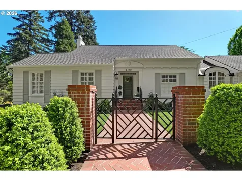 2490 SW Arden Road Portland OR 97201