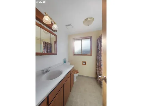 125 Holly Court Reedsport OR 97467